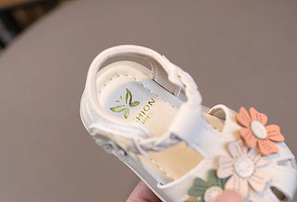 Summer Sandals New Fashion LED Light Kid Shoes Simple Versatile Retro Girl Shoe Princess Flower Lightweight  Elegant Kid Sandals