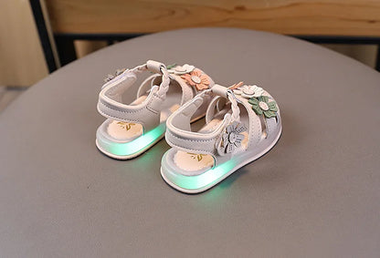 Summer Sandals New Fashion LED Light Kid Shoes Simple Versatile Retro Girl Shoe Princess Flower Lightweight  Elegant Kid Sandals